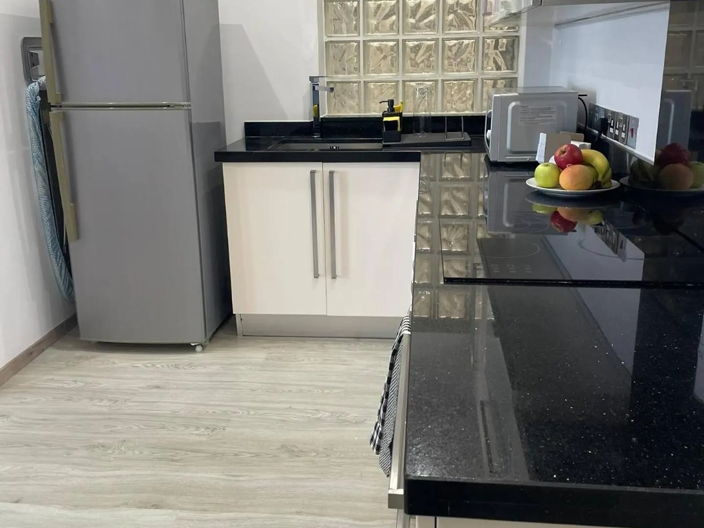 Apartment Seaview City Retreat Larnaca